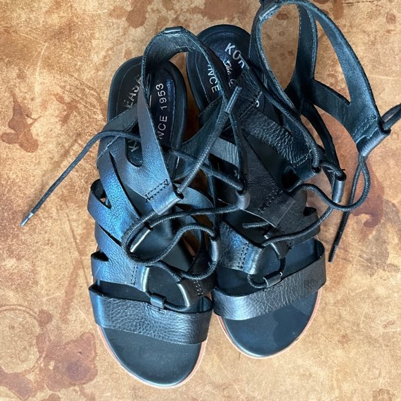 Black leather lace-up gladiator-style sandals size 7 - Picture 7 of 7